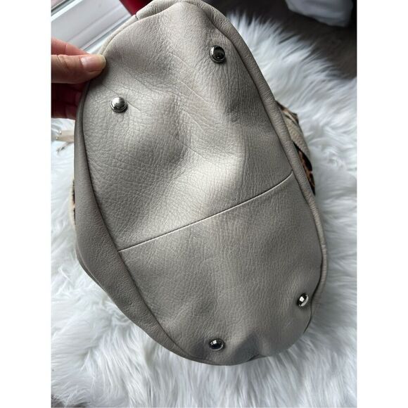 B Makowsky ANDREA Haircalf & Glove Leather Bucket Hobo w/ Fringe ~Stone - Picture 5 of 7